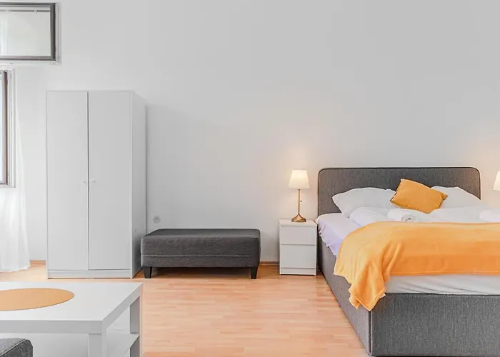 Pleasing 2Br Apt. Akh-Perfect For Groups